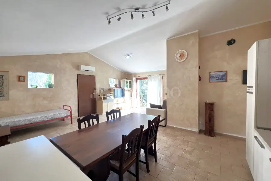 Casa Indipendente in vendita di 200 mq a €770.000 (rif. 37/2026)