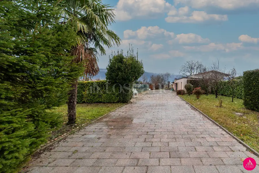 Villa in vendita di 280 mq a €390.000 (rif. 19/2026)