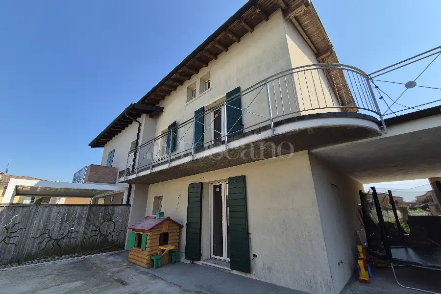 Villino a Schiera in vendita di 165 mq a €348.000 (rif. 21/2025)