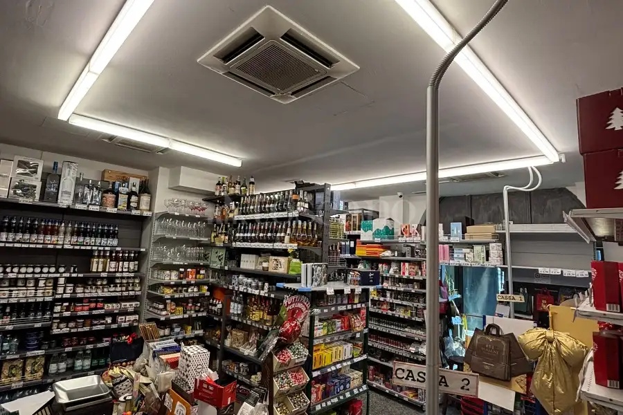 Negozio in vendita di 290 mq a €800.000 (rif. 8/2026)