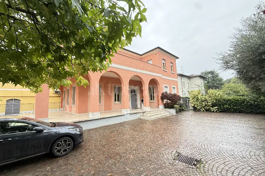 Villa in vendita di 384 mq a €650.000 (rif. 48/2025)