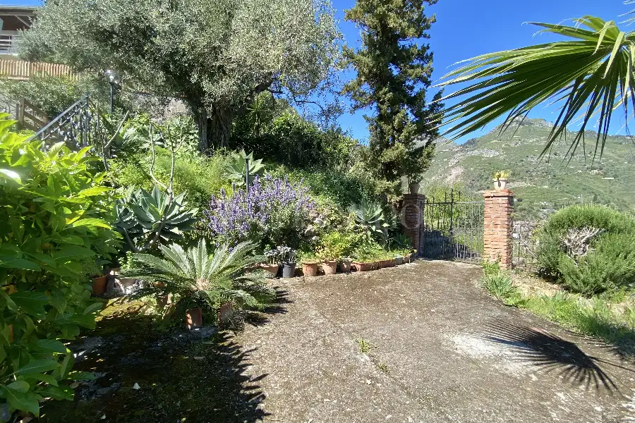Casa Indipendente in vendita di 158 mq a €865.000 (rif. 20/2026)
