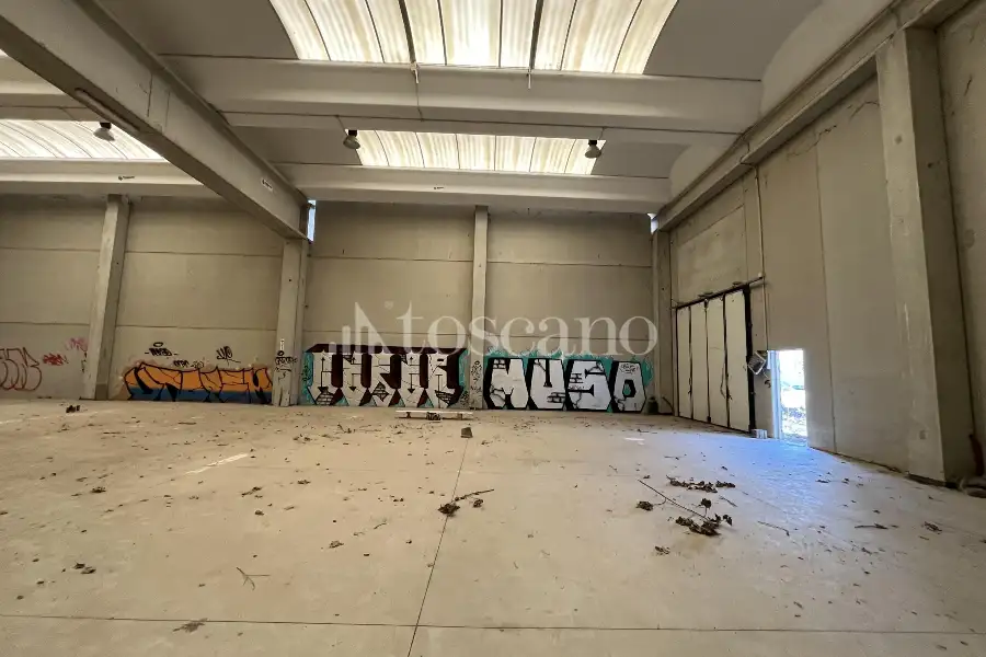 Capannone in vendita di 2780 mq a €782,000 (rif. BL6148VE)