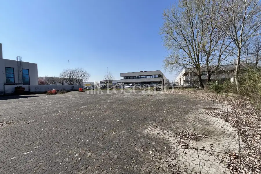 Capannone in vendita di 2780 mq a €680,000 (rif. BL6148VE)