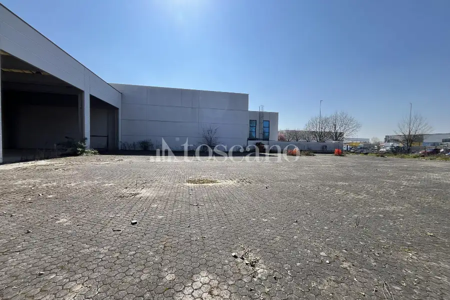 Capannone in vendita di 2780 mq a €680,000 (rif. BL6148VE)