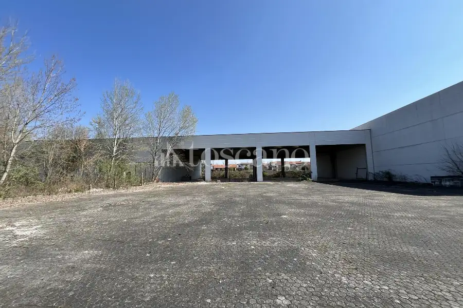 Capannone in vendita di 2780 mq a €680,000 (rif. BL6148VE)