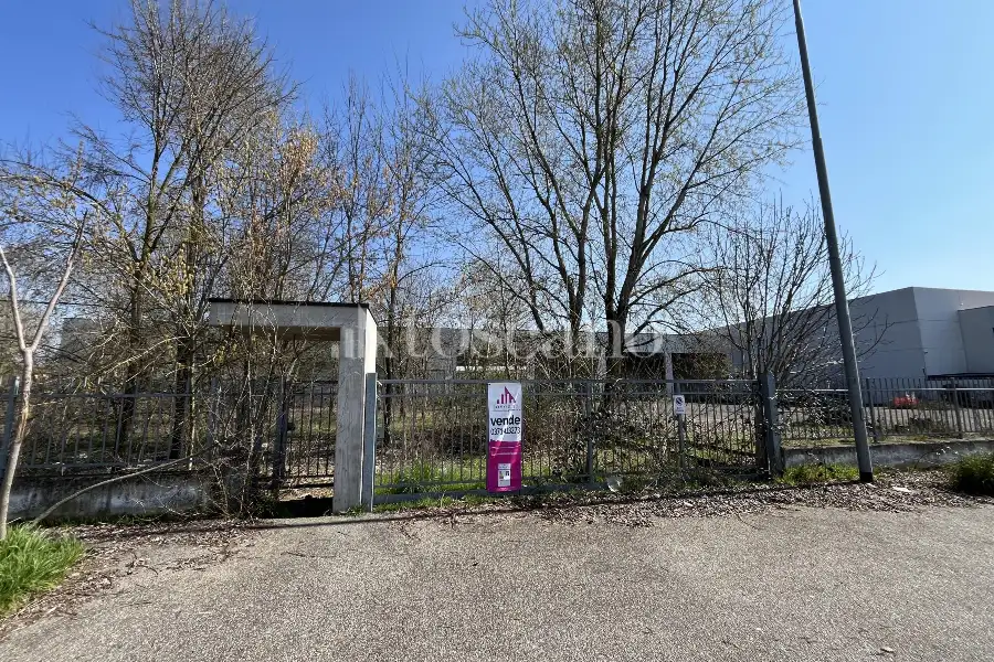 Capannone in vendita di 2780 mq a €782,000 (rif. BL6148VE)