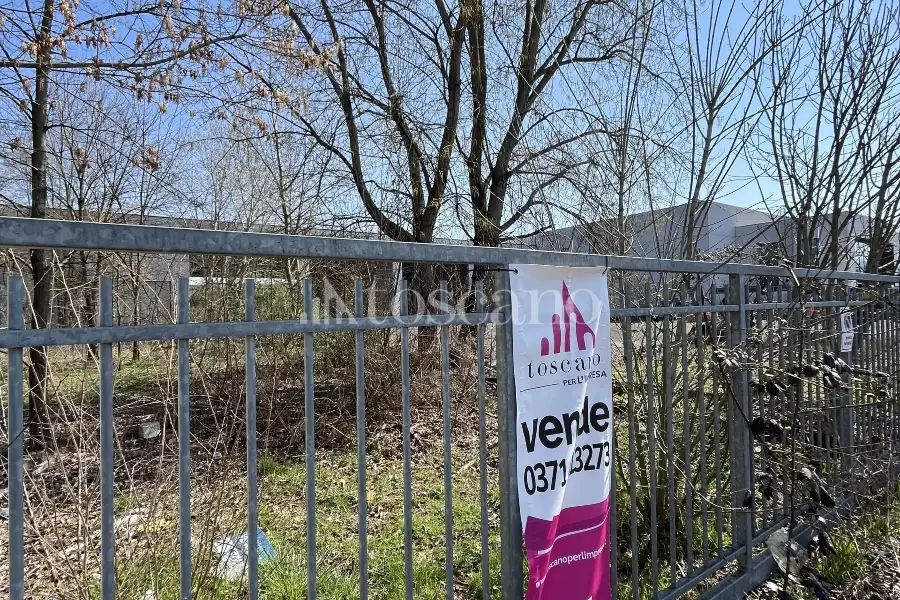 Capannone in vendita di 2780 mq a €680,000 (rif. BL6148VE)