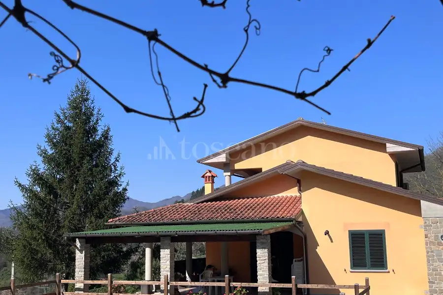 Villa in vendita di 300 mq a €825.000 (rif. 24/2025)