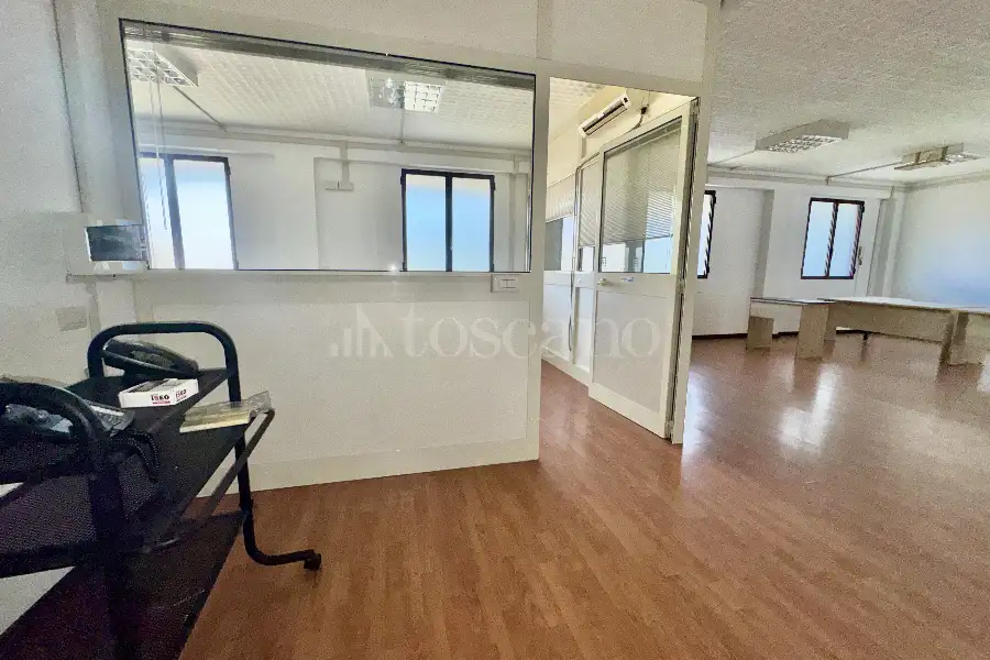 Ufficio in affitto di 78 mq a €1.000 (rif. 50/2025)