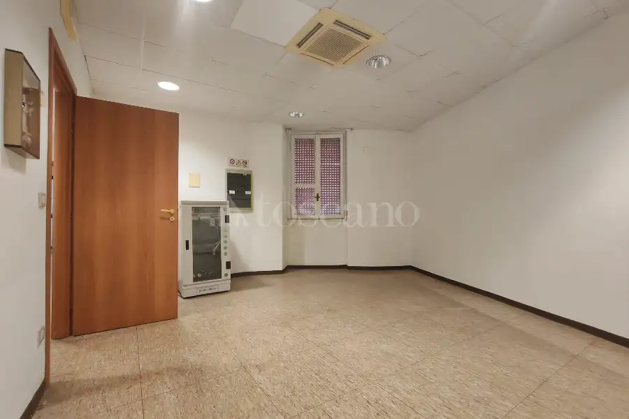 Palazzo in vendita di 800 mq a €1.300.000 (rif. 25/2026)