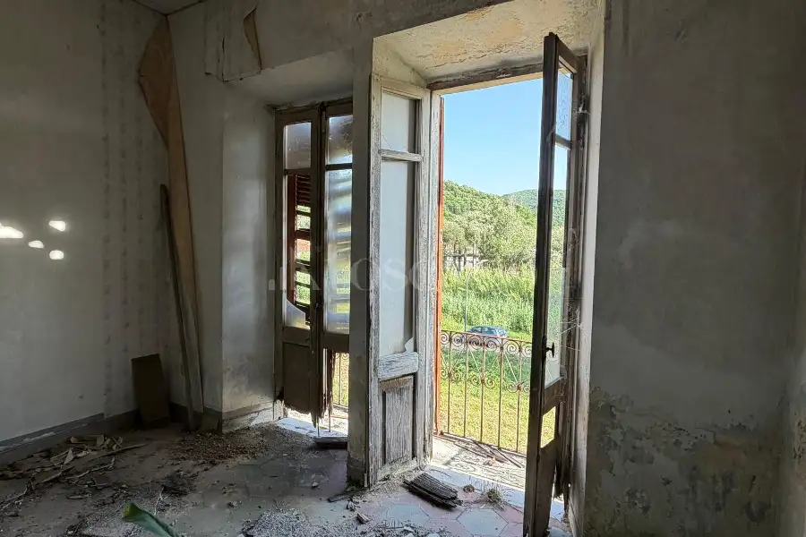 Edificabile Residenziali in vendita di 200 mq a €85.000 (rif. 5/2026)