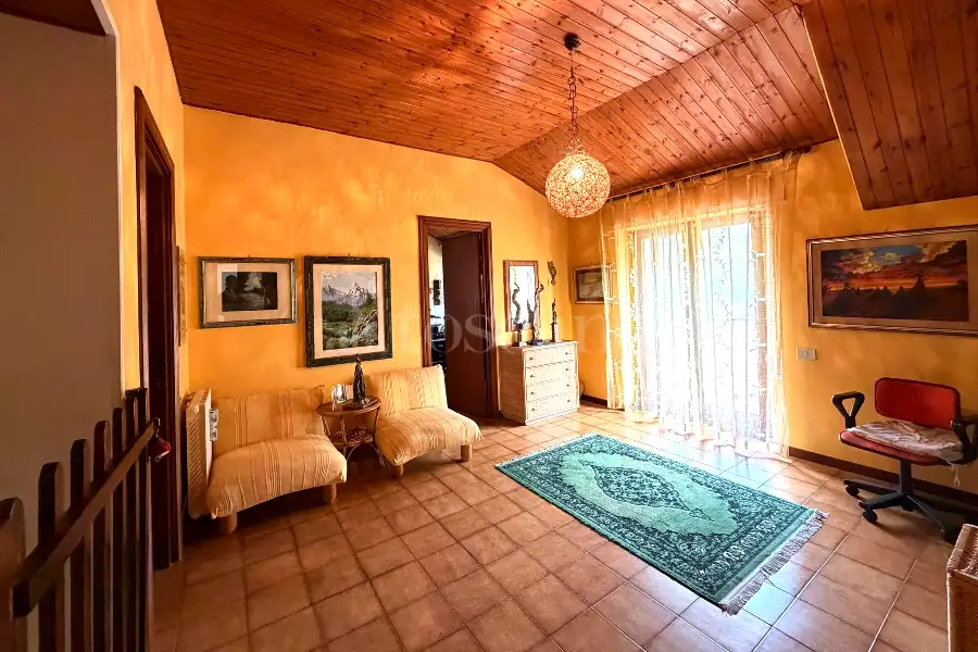Attico in vendita di 220 mq a €370.000 (rif. 75/2025)