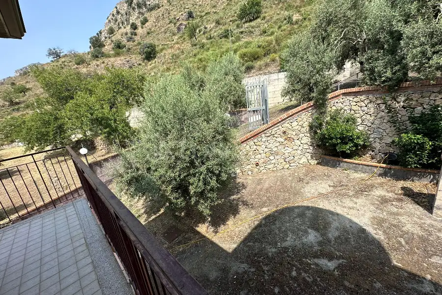 Villino a Schiera in vendita di 182 mq a €210.000 (rif. 31/2023)