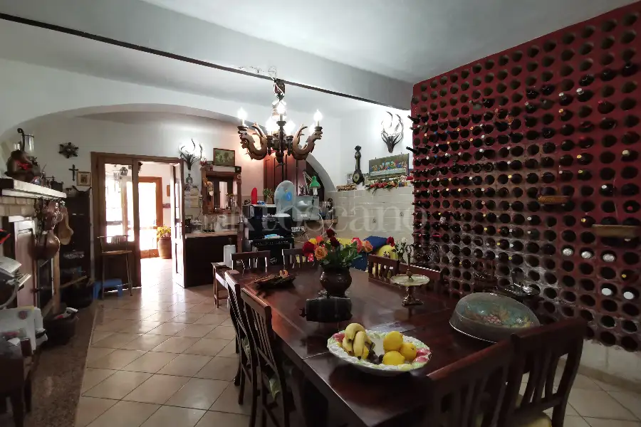 Casa in vendita di 280 mq a €380.000 (rif. 24/2021)
