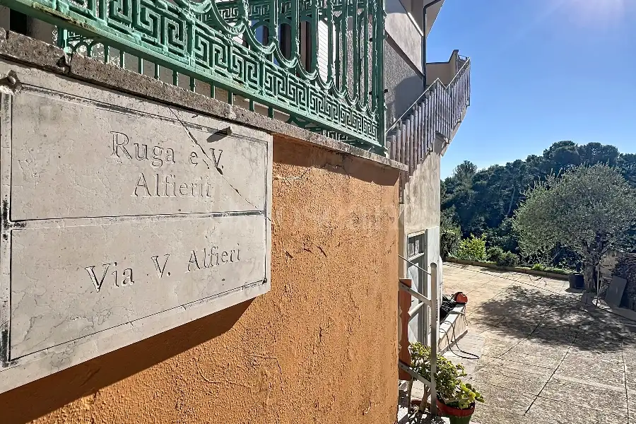 Villa in vendita di 630 mq a €670.000 (rif. 195/2025)