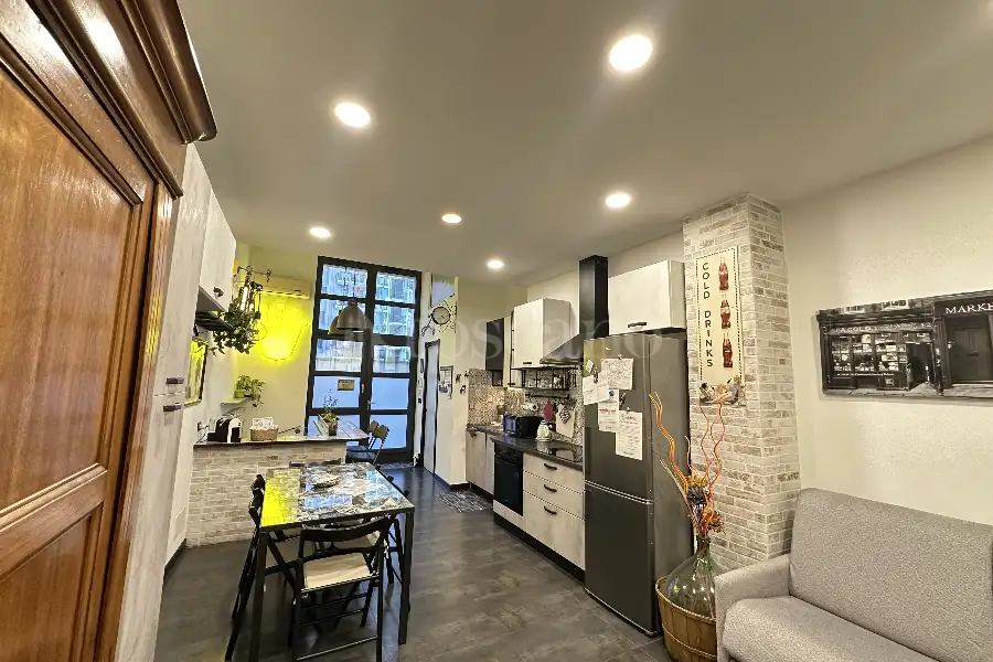 Loft in affitto di 90 mq a €1.100 (rif. 9/2026)
