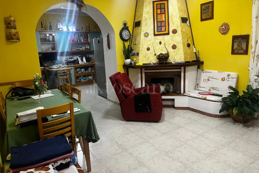 Casa Indipendente in vendita di 250 mq a €250.000 (rif. 92/2026)