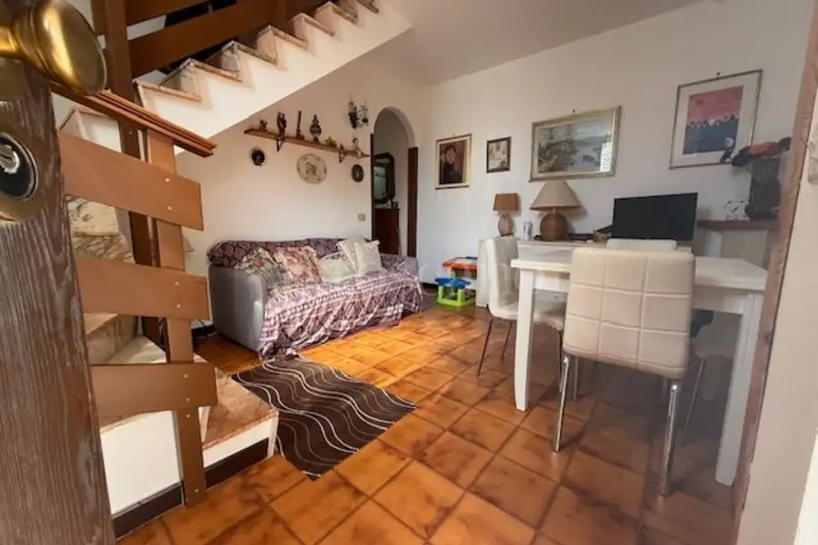 Villa Plurifamiliare in vendita di 90 mq a €245.000 (rif. 42/2025)
