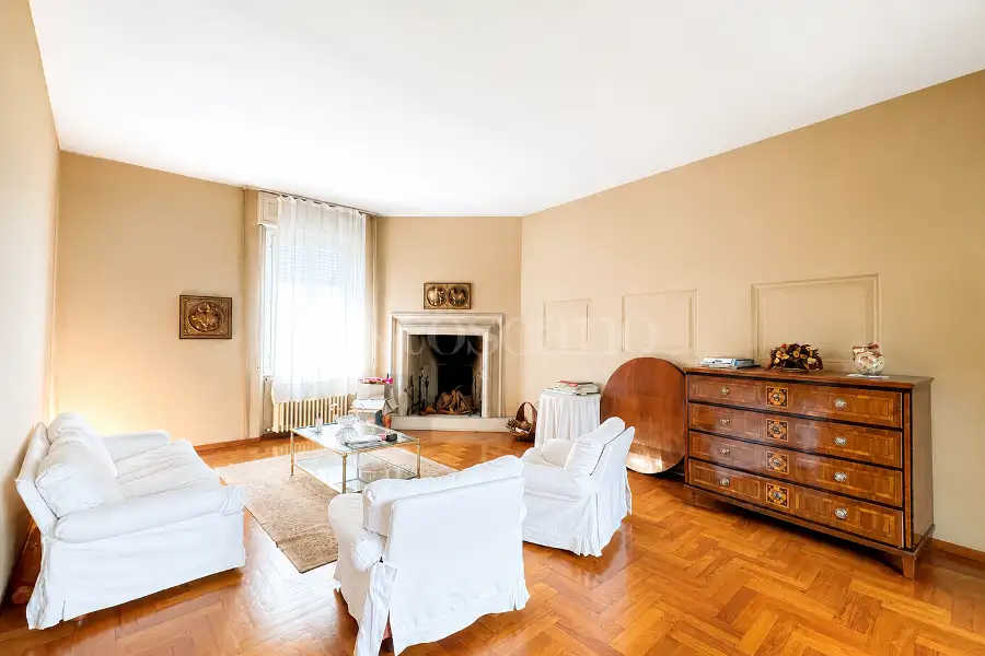 Casa Indipendente in vendita di 350 mq a €430.000 (rif. 27/2026)