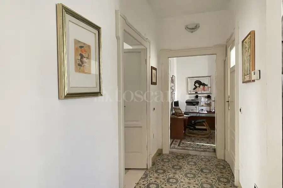 Palazzo in vendita di 350 mq a €690.000 (rif. 26/2024)