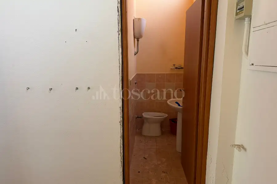 Negozio in vendita di 50 mq a €115.000 (rif. 33/2026)
