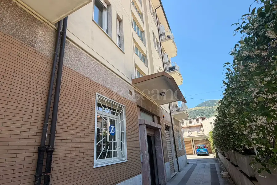 Ufficio in affitto di 80 mq a €700 (rif. 4/2026)