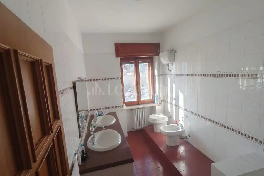 Casa in vendita di 230 mq a €1.000 (rif. 4/2026)