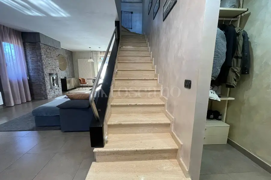 Villa Bifamiliare in vendita di 250 mq a €360.000 (rif. 65/2025)