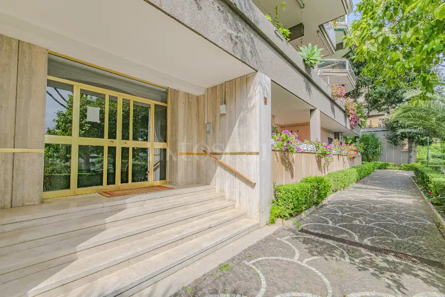 Superattico in vendita di 105 mq a €699.000 (rif. 11/2026)