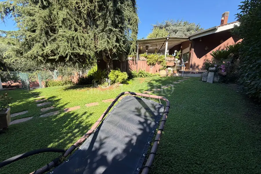 Villa Plurifamiliare in vendita di 430 mq a €395.000 (rif. 19/2026)