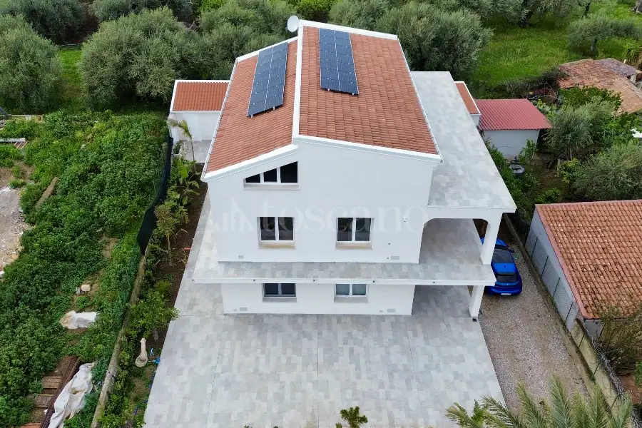 Villa in vendita di 346 mq a €365.000 (rif. 50/2024)