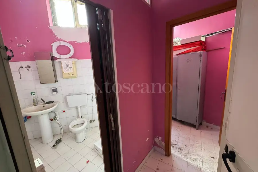 Negozio in vendita di 390 mq a €198.000 (rif. 28/2026)