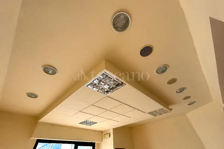 Negozio in vendita di 45 mq a €70.000 (rif. 11/2026)