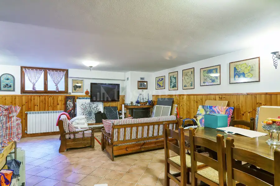 Villino a Schiera in vendita di 240 mq a €430.000 (rif. 133/2026)