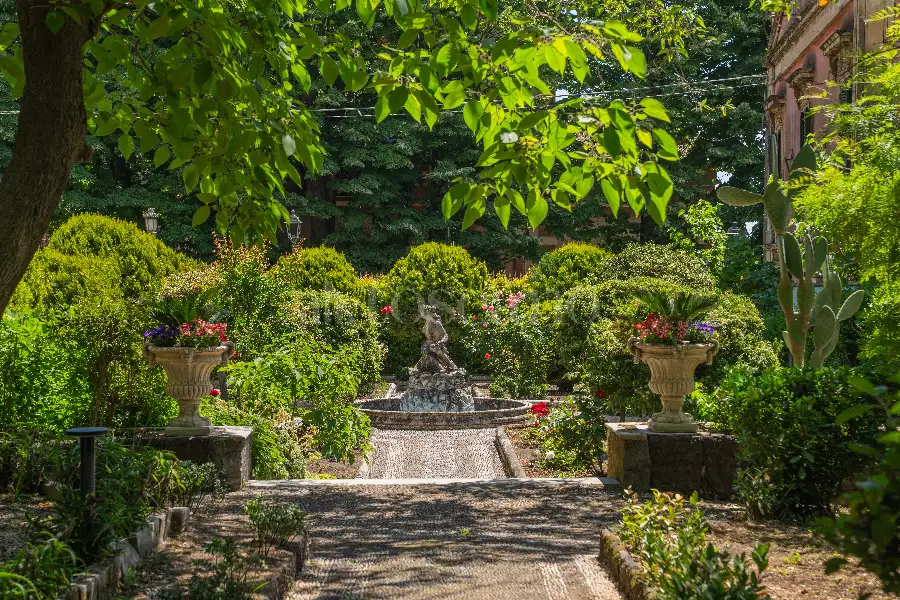Villa in vendita di 1.200 mq a €4.250.000 (rif. 61/2026)
