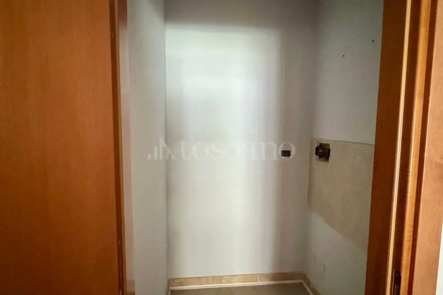 Negozio in affitto di 35 mq a €400 (rif. 41/2025)