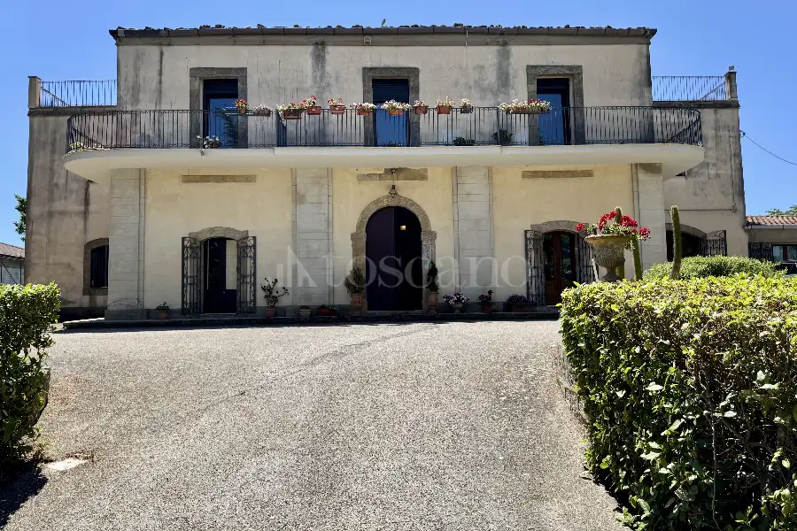 Villa in vendita di 433 mq a €395.000 (rif. 117/2025)