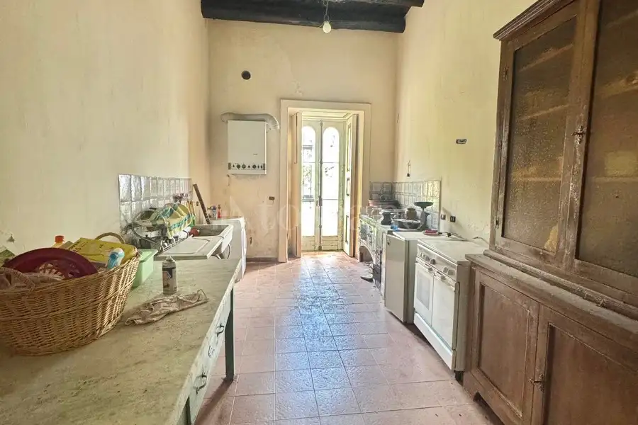 Palazzo in vendita di 600 mq a €180.000 (rif. 127/2026)