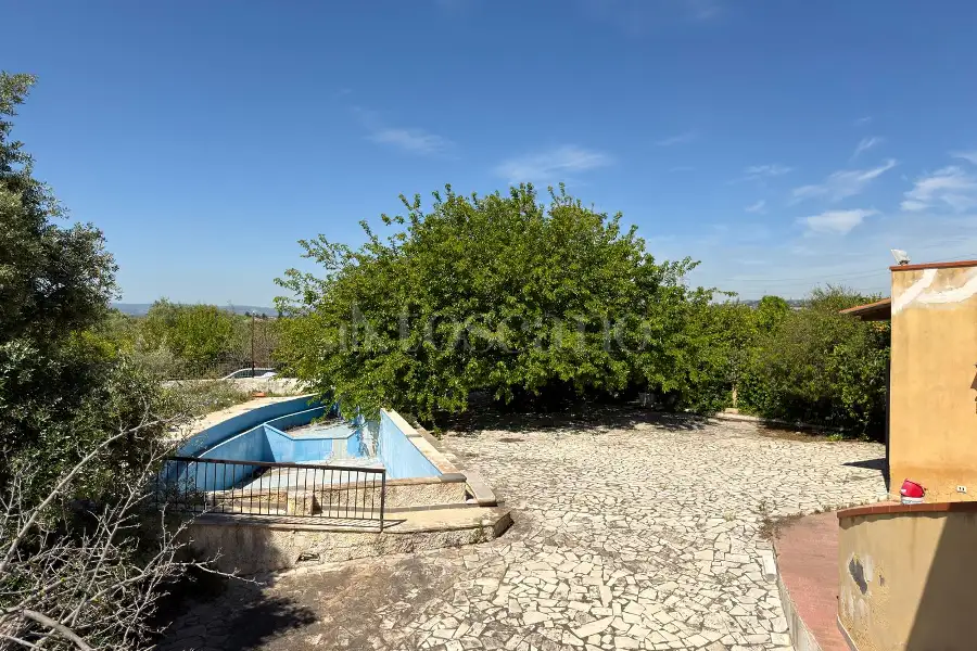 Villa in vendita di 430 mq a €369.000 (rif. 27/2026)