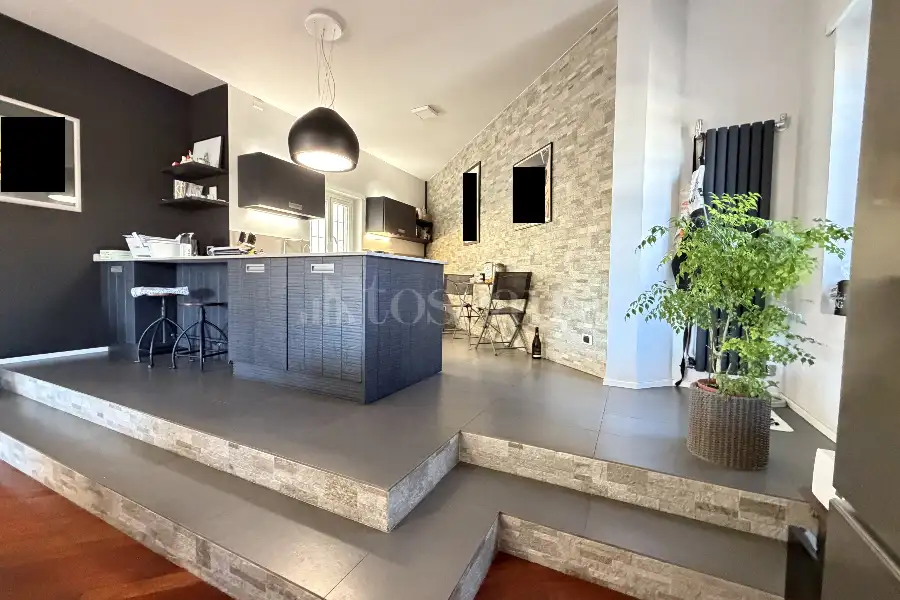 Attico in vendita di 170 mq a €920.000 (rif. 65/2026)
