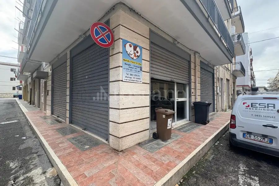 Negozio in vendita di 114 mq a €205.000 (rif. 8/2026)