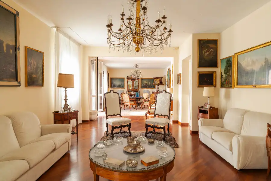 Casa in vendita di 280 mq a €1.950.000 (rif. 49/2025)