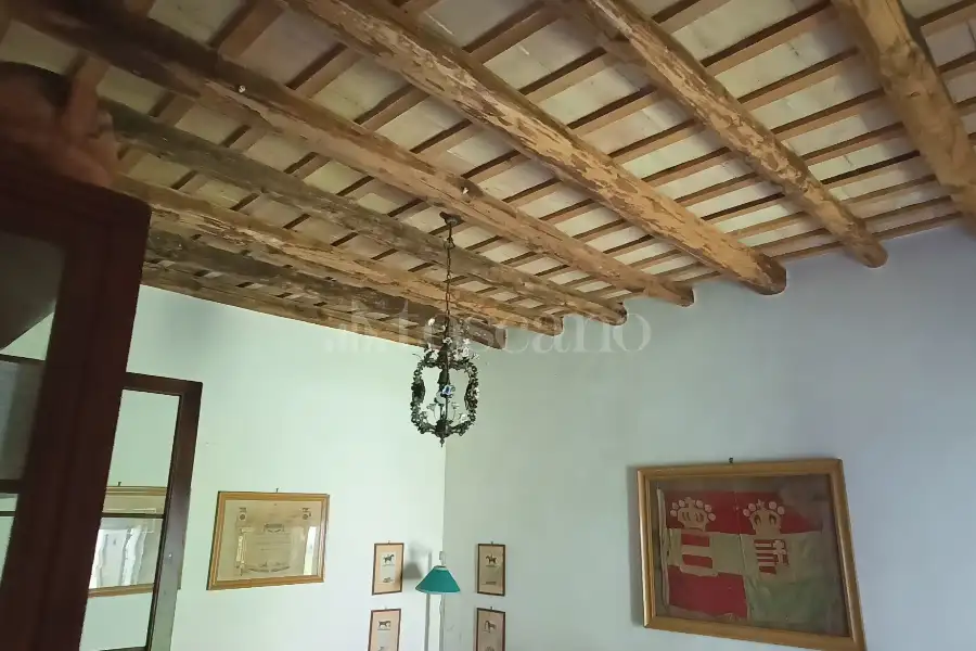 Casa in vendita di 480 mq a €450.000 (rif. 37/2026)