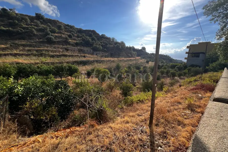 Agricolo in vendita di 42.000 mq a €400.000 (rif. 36/2026)