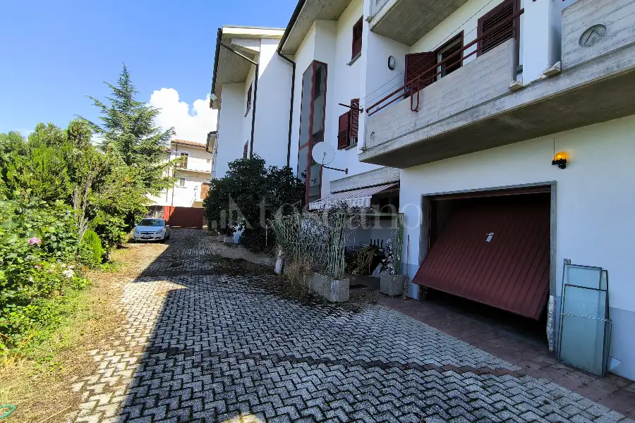 Villa Plurifamiliare in vendita di 800 mq a €399.000 (rif. 39/2025)