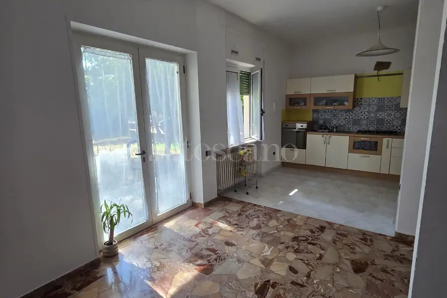 Villa Plurifamiliare in vendita di 575 mq a €580.000 (rif. 33/2026)