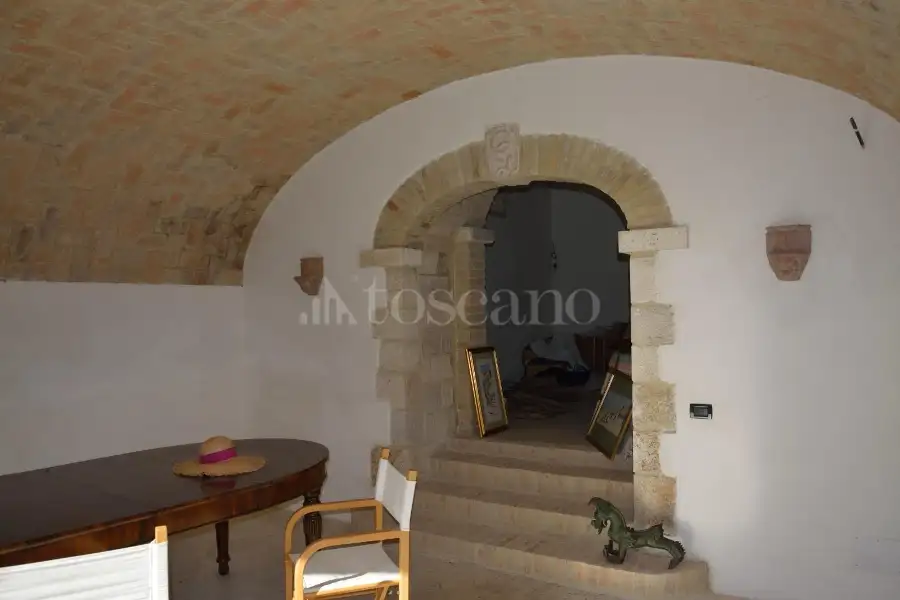 Villa in vendita di 550 mq a €600.000 (rif. 20/2024)