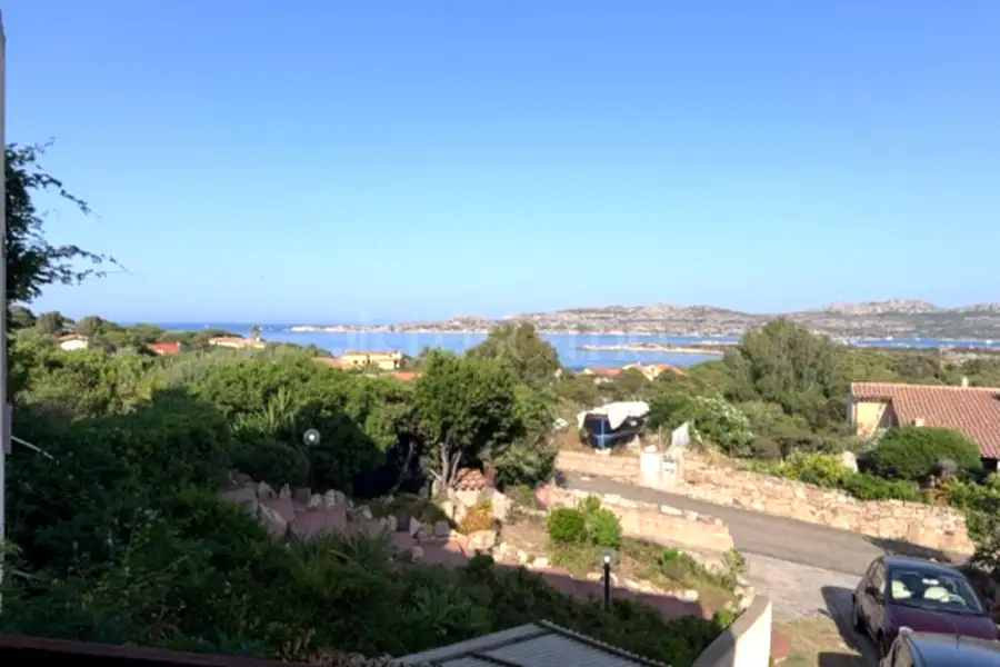 Villa Bifamiliare in vendita di 180 mq a €730.000 (rif. 12/2025)