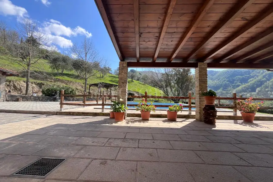 Villa in vendita di 300 mq a €825.000 (rif. 24/2025)